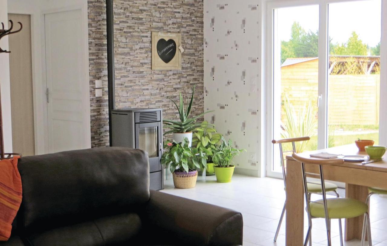 Lovely Home In Brain-Sur-Alonnes エクステリア 写真